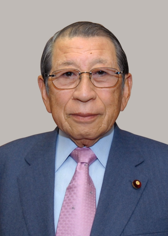 綿貫民輔さん（共同）
