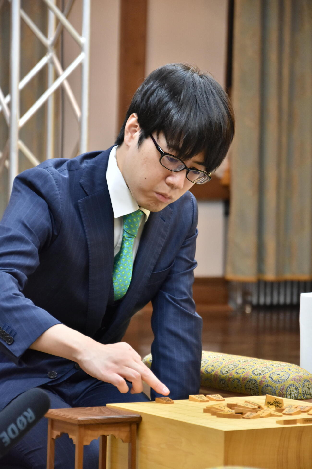 服部慎一郎七段（日本将棋連盟提供）