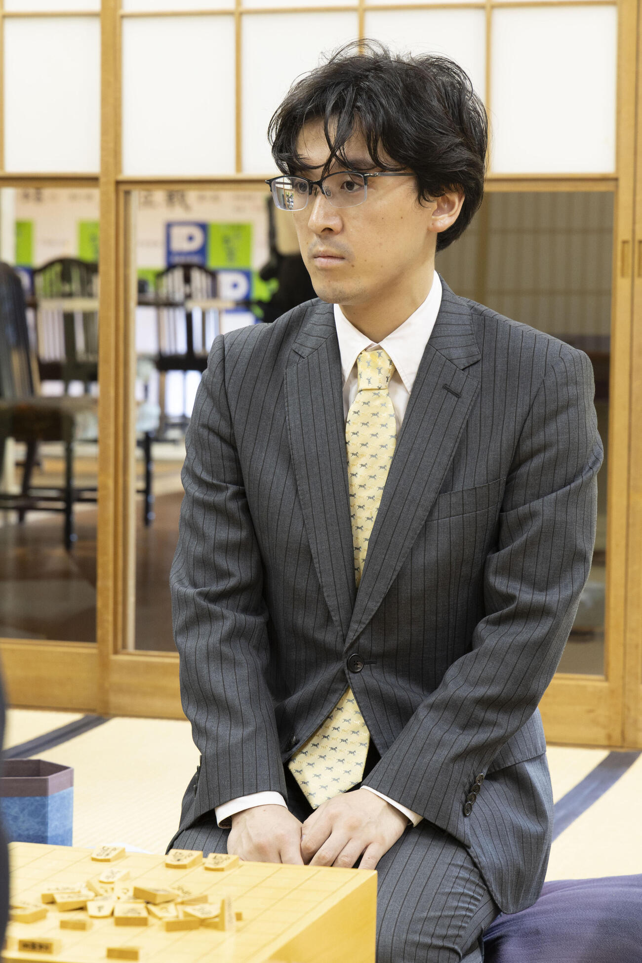 王位戦第5局の前日検分で徳島入りした伊藤匠2冠（日本将棋連盟提供）