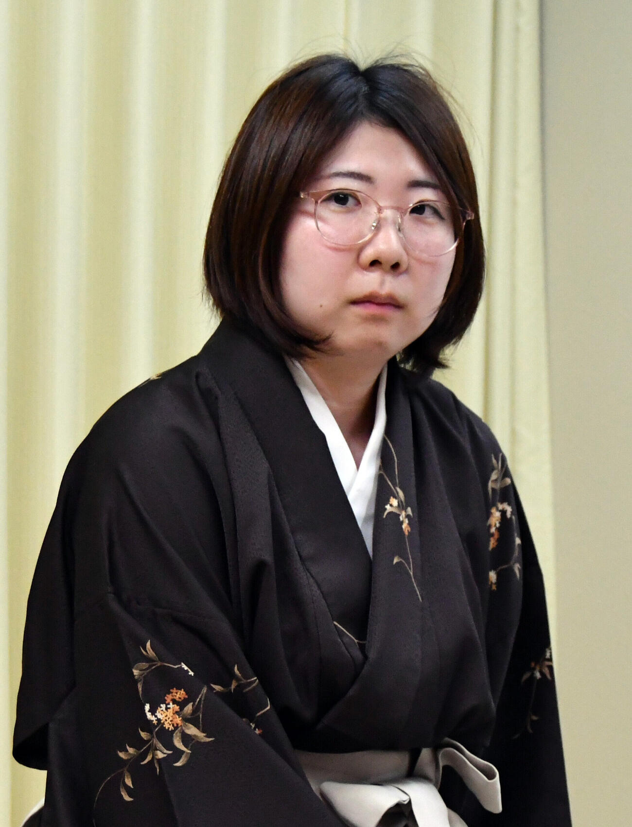 西山朋佳白玲