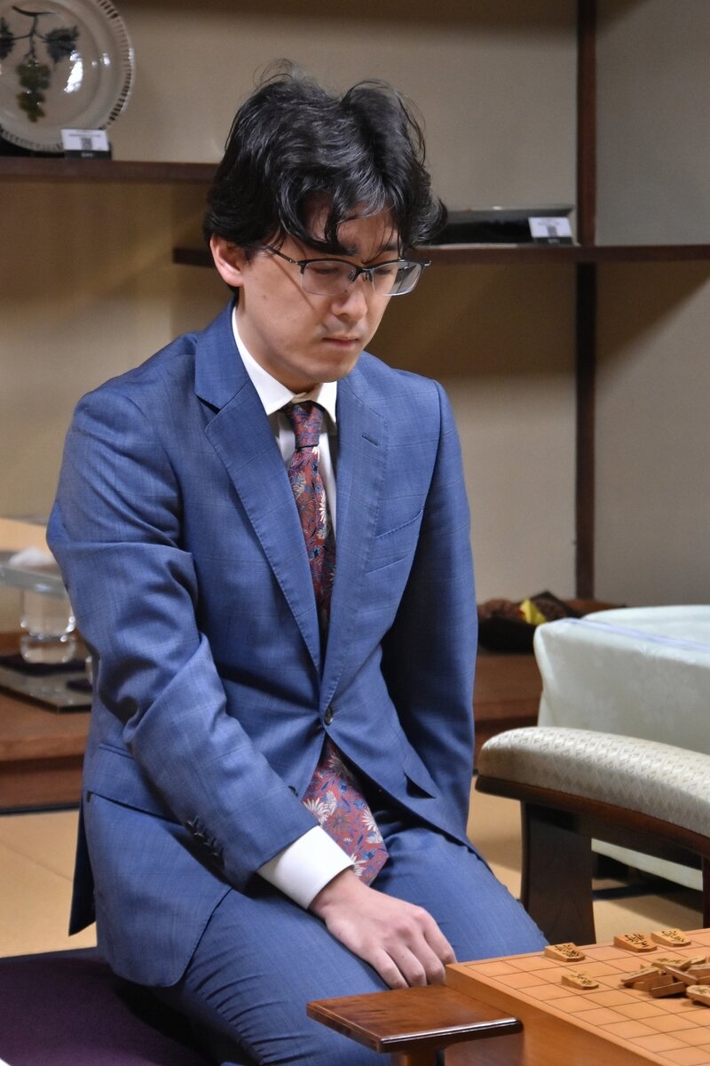 初防衛を目指して広瀬章人九段の挑戦を受ける伊藤匠王座（日本将棋連盟提供）