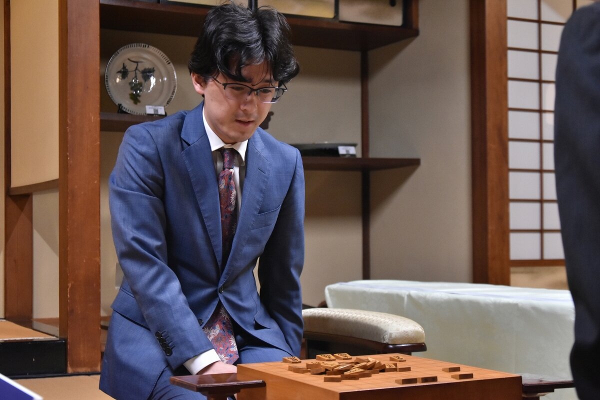 初防衛を目指して広瀬章人九段の挑戦を受ける伊藤匠王座（日本将棋連盟提供）