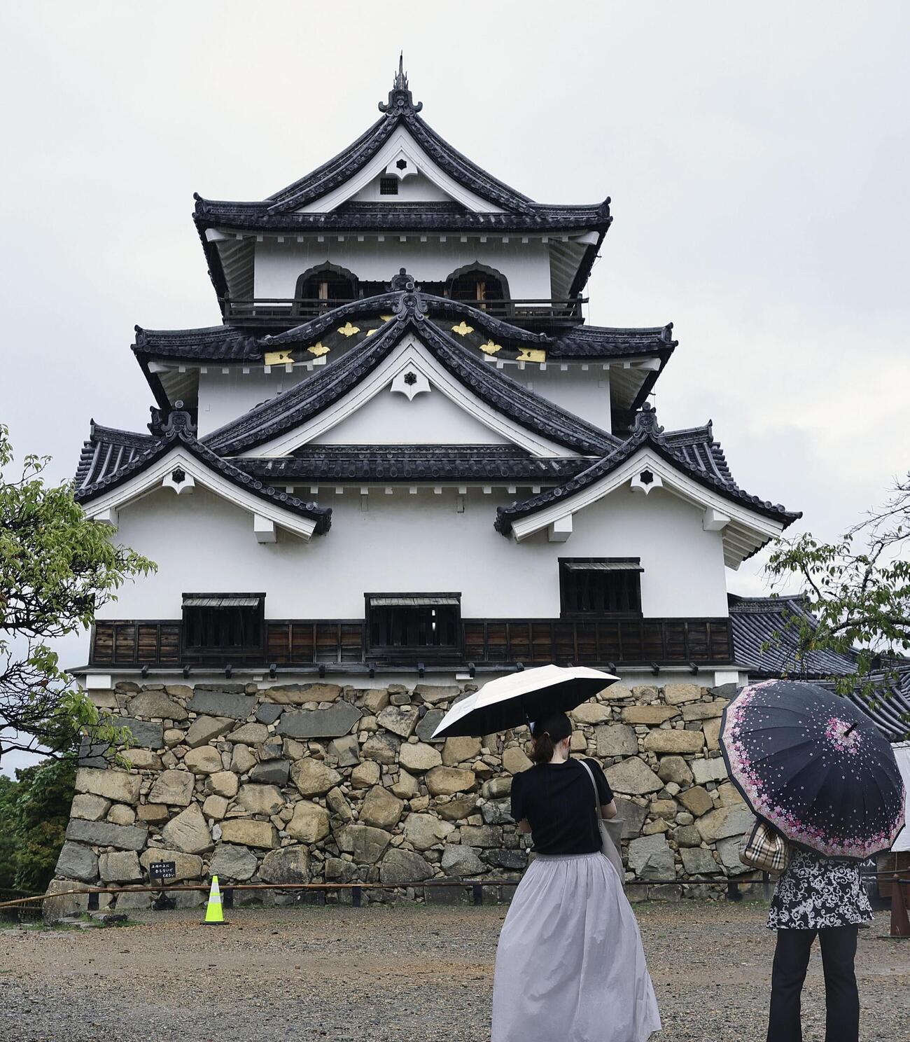 世界文化遺産登録を目指す推薦候補に選ばれた滋賀県彦根市の彦根城（共同）