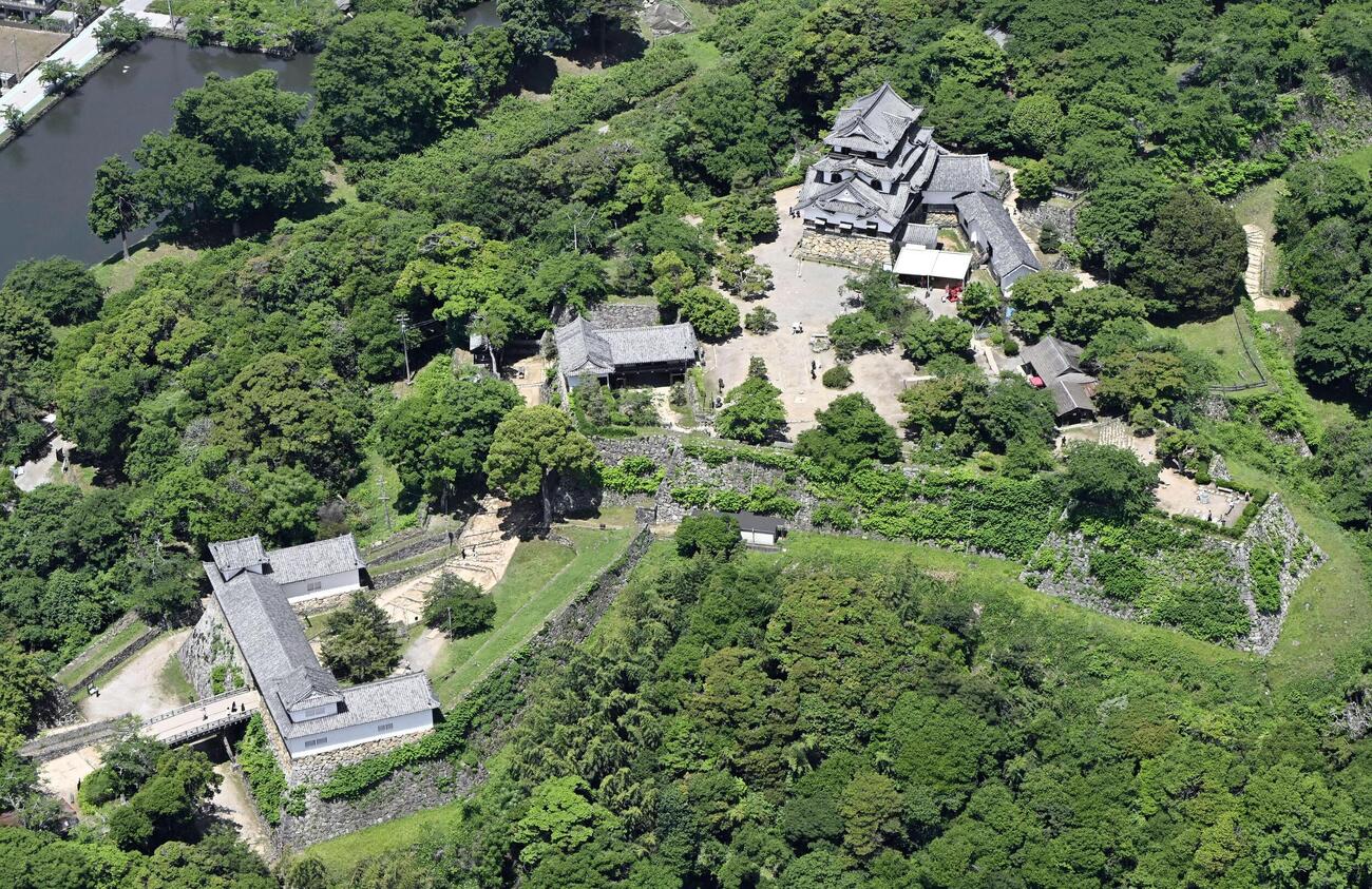 世界文化遺産登録を目指す推薦候補に選ばれた滋賀県彦根市の彦根城＝2025年5月（共同）
