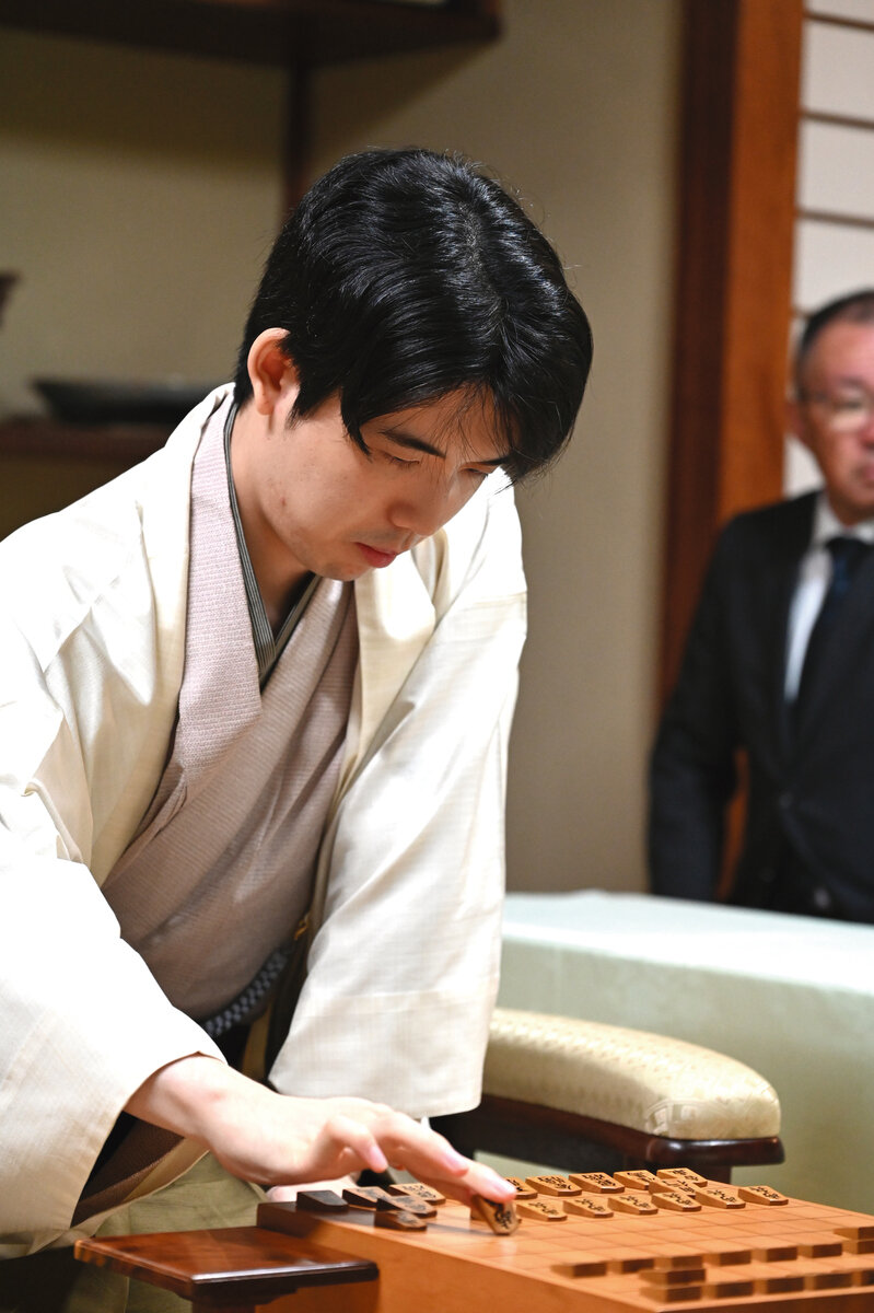 V7を目指す藤井聡太王位（日本将棋連盟提供）