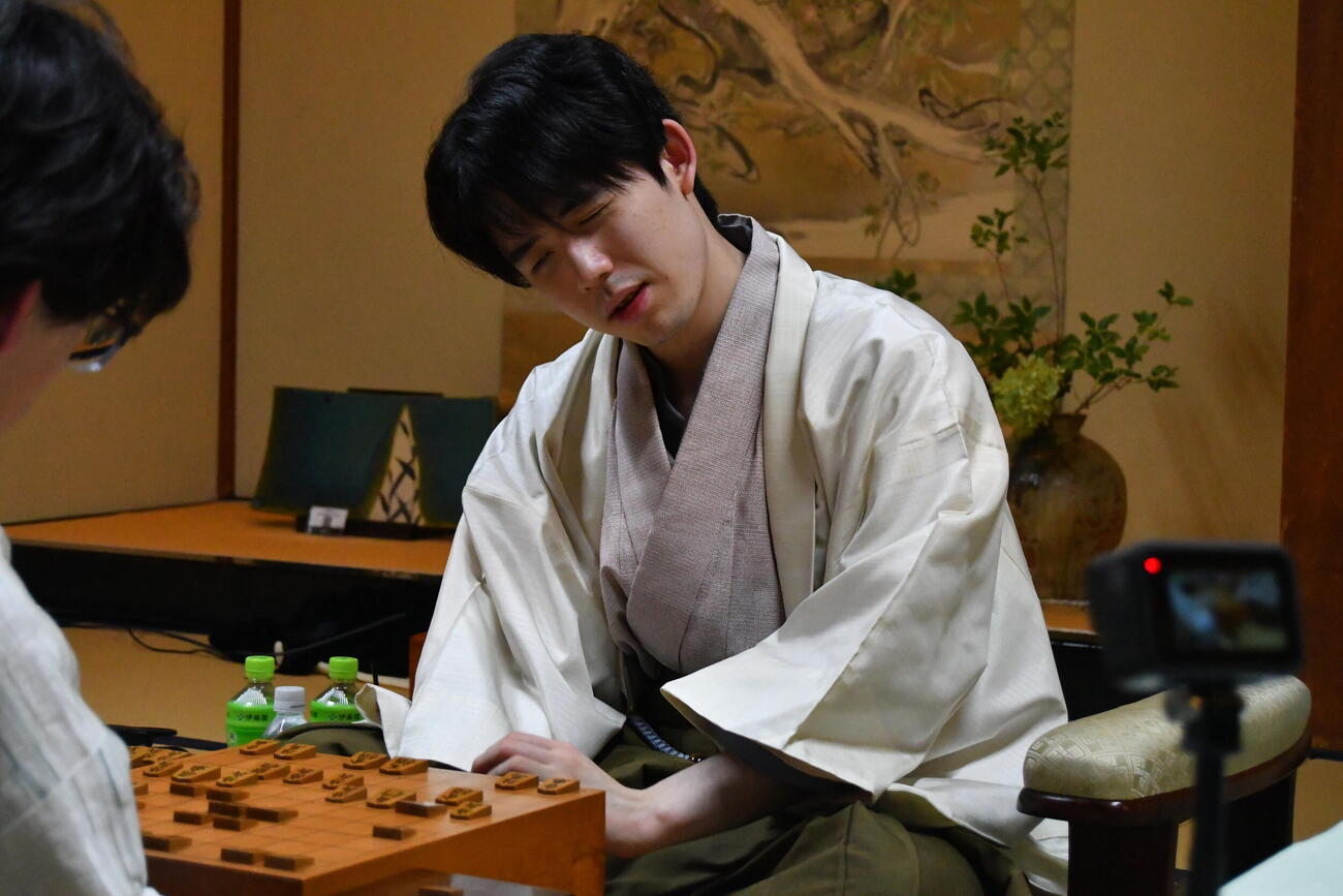 伊藤匠2冠を4勝2敗で下して7連覇を達成した藤井聡太王位