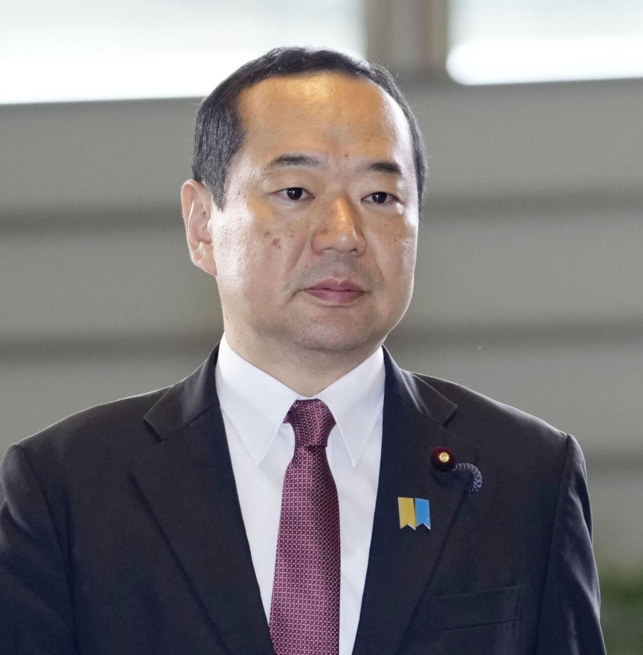 藤井比早之総務相＝17日(共同)