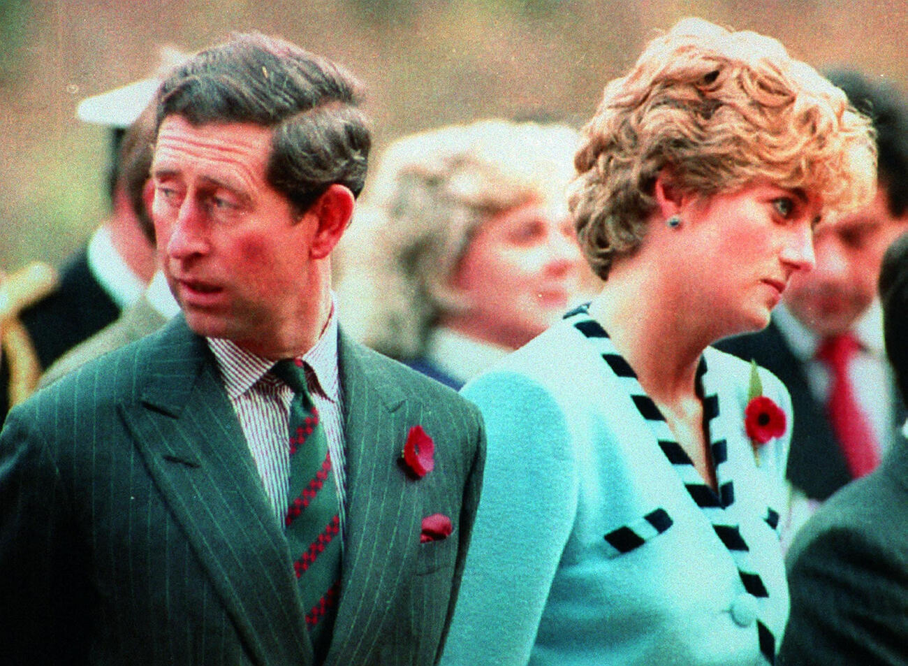 チャールズ英皇太子（当時）（左）とダイアナ妃＝1992年11月、ソウル（PA通信＝共同）