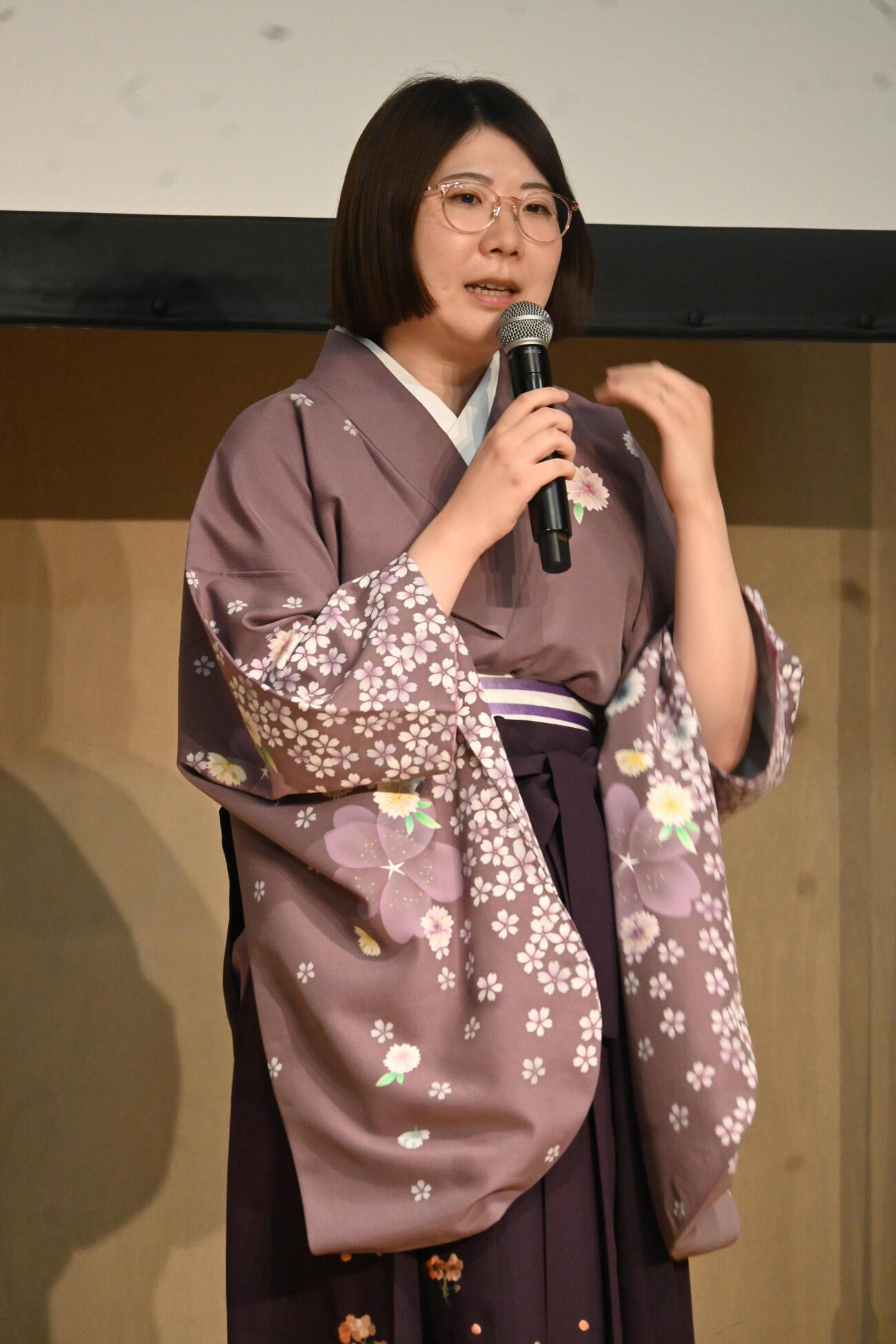 終局後、大盤解説会に登壇した西山朋佳白玲（撮影・松浦隆司）