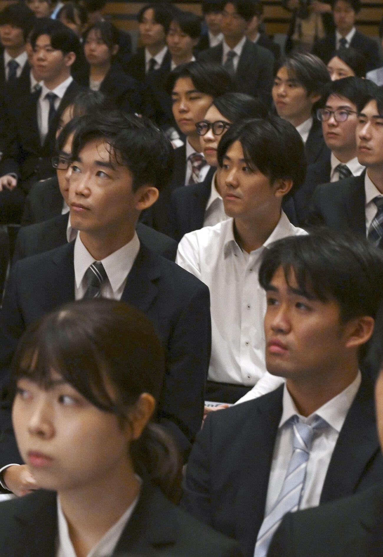 2027年4月入社の新入社員を対象とするNECの内定式＝1日午前、川崎市（共同）