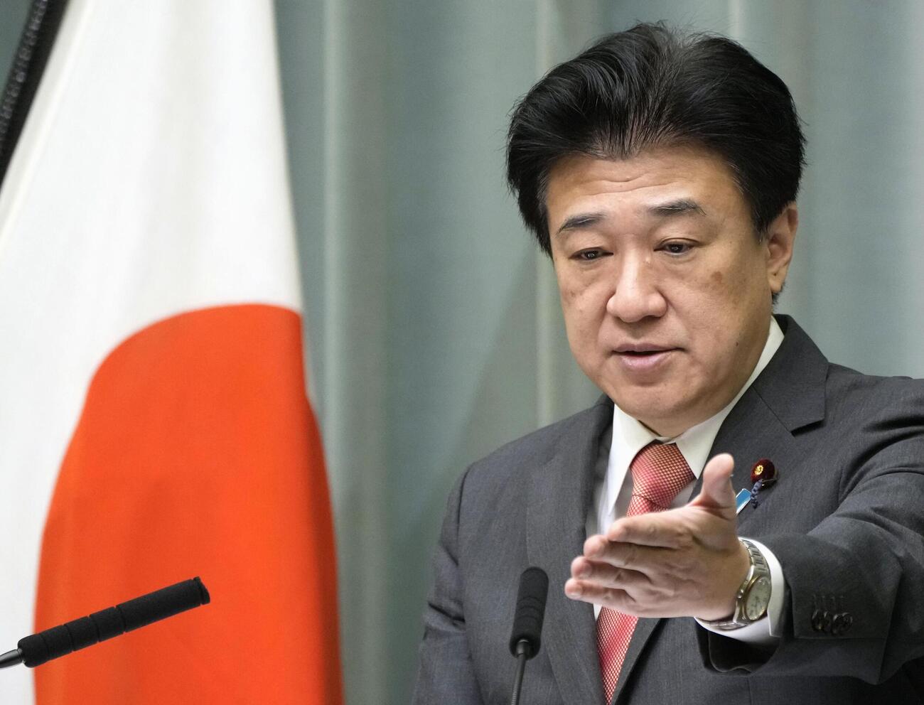 記者会見する木原官房長官＝5日午前、首相官邸（共同）