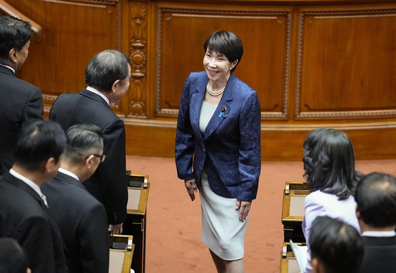 第222臨時国会の開会式を終え、引き揚げる高市首相（共同）