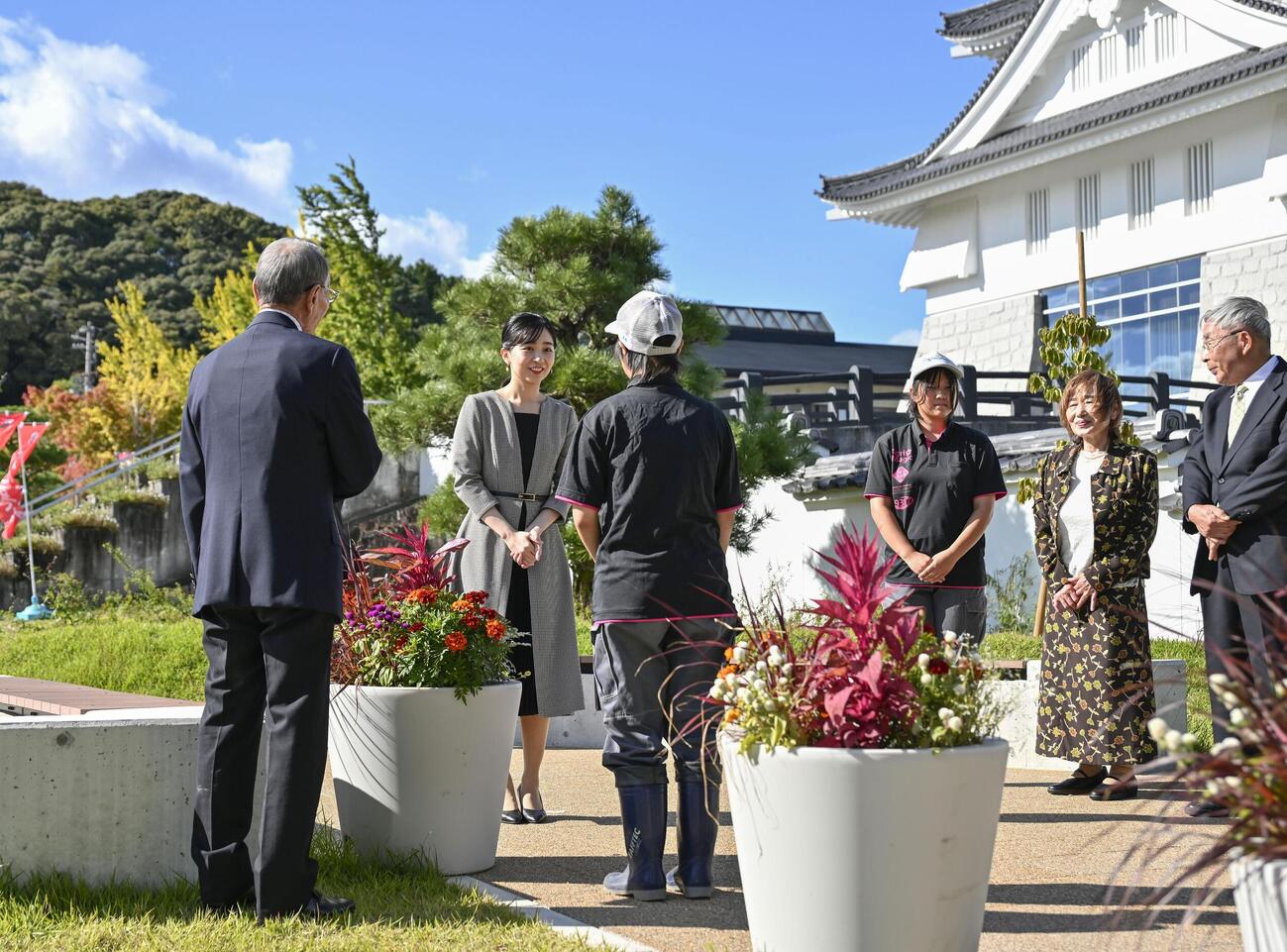京都府南丹市の園部公園を訪問された佳子さま＝7日午後（代表撮影）（共同）