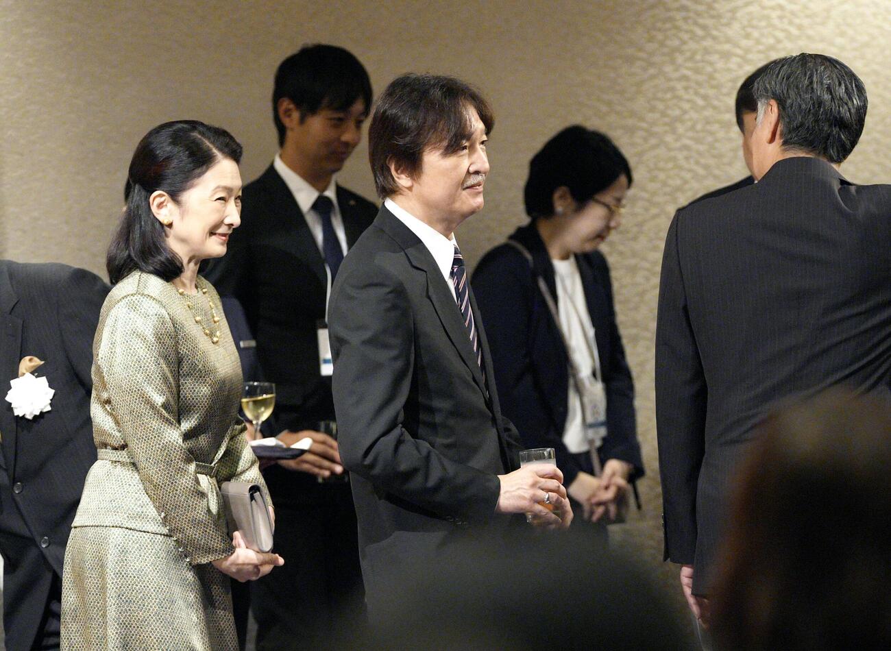 海外日系人大会の歓迎交流会に出席された秋篠宮ご夫妻（共同）