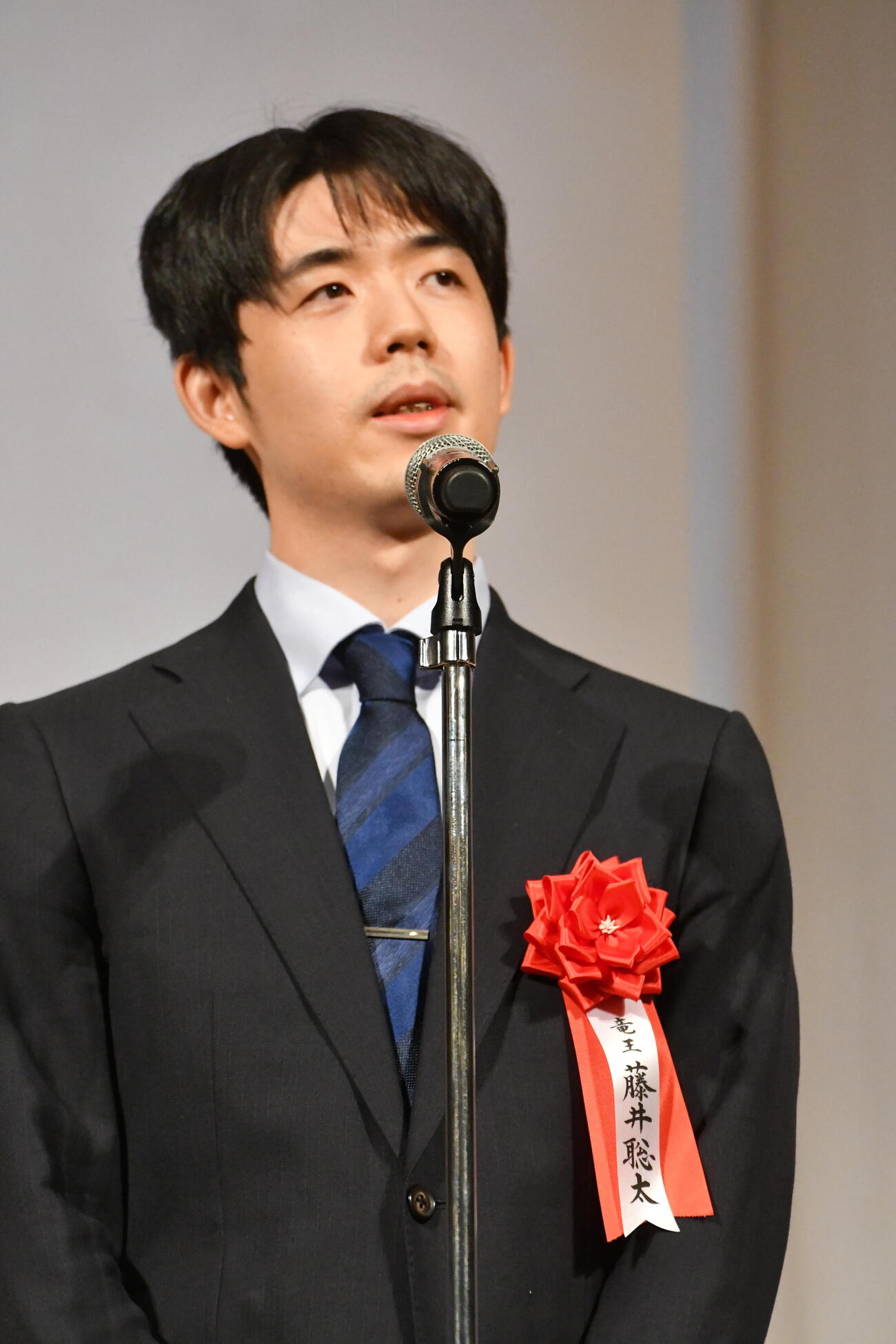 前夜祭でハロウィンの新作おやつが毎年楽しみと語った藤井聡太竜王