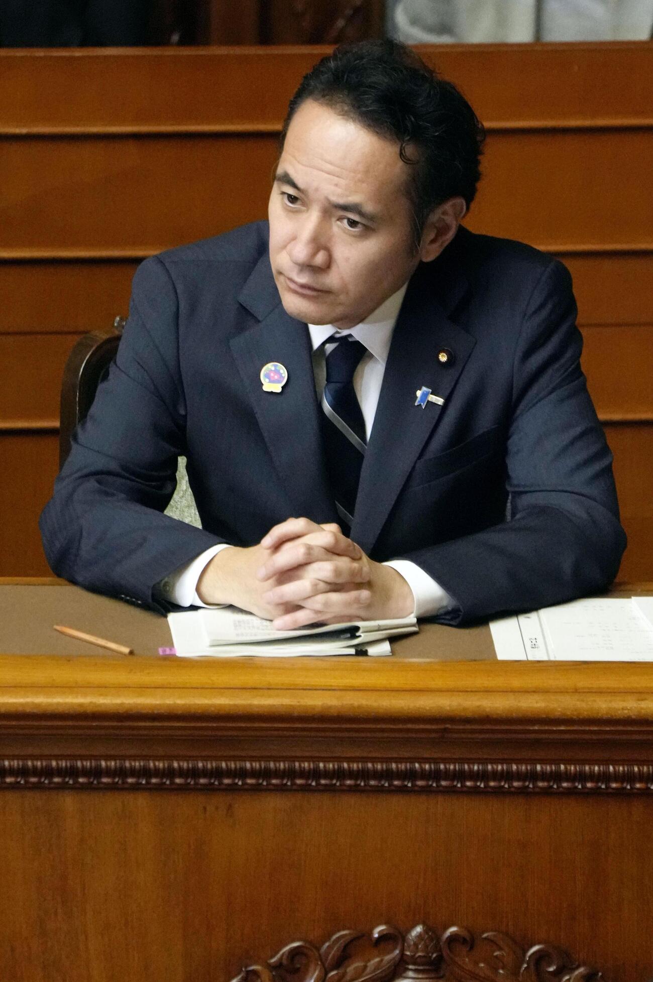 参院本会議で高市首相の答弁を聞く簗農相＝10月9日（共同）