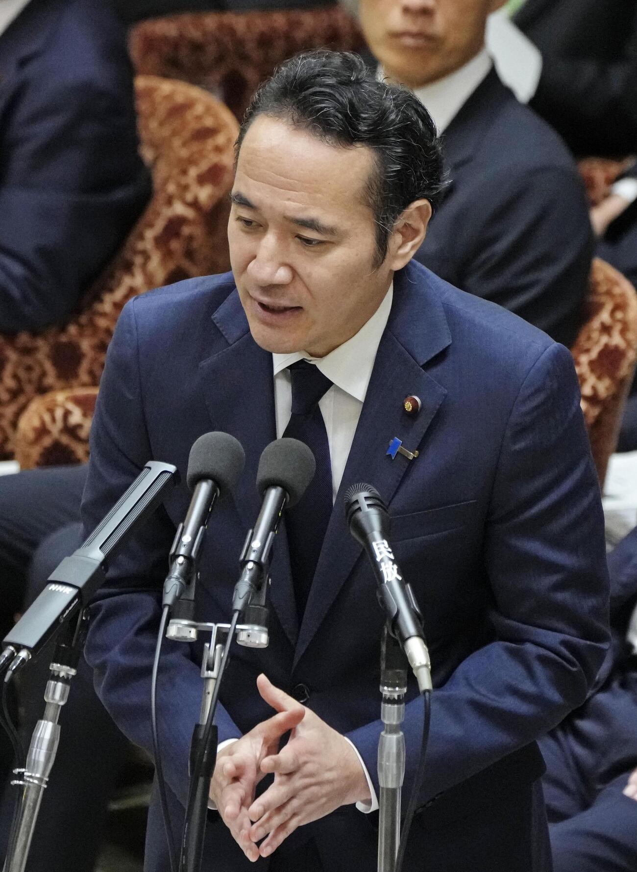 衆院予算委で答弁する簗農相＝13日午前（共同）