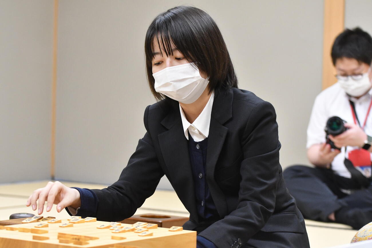 先勝しながら敗れて初のタイトル獲得は第3局以降に持ち越された中七海女流三段