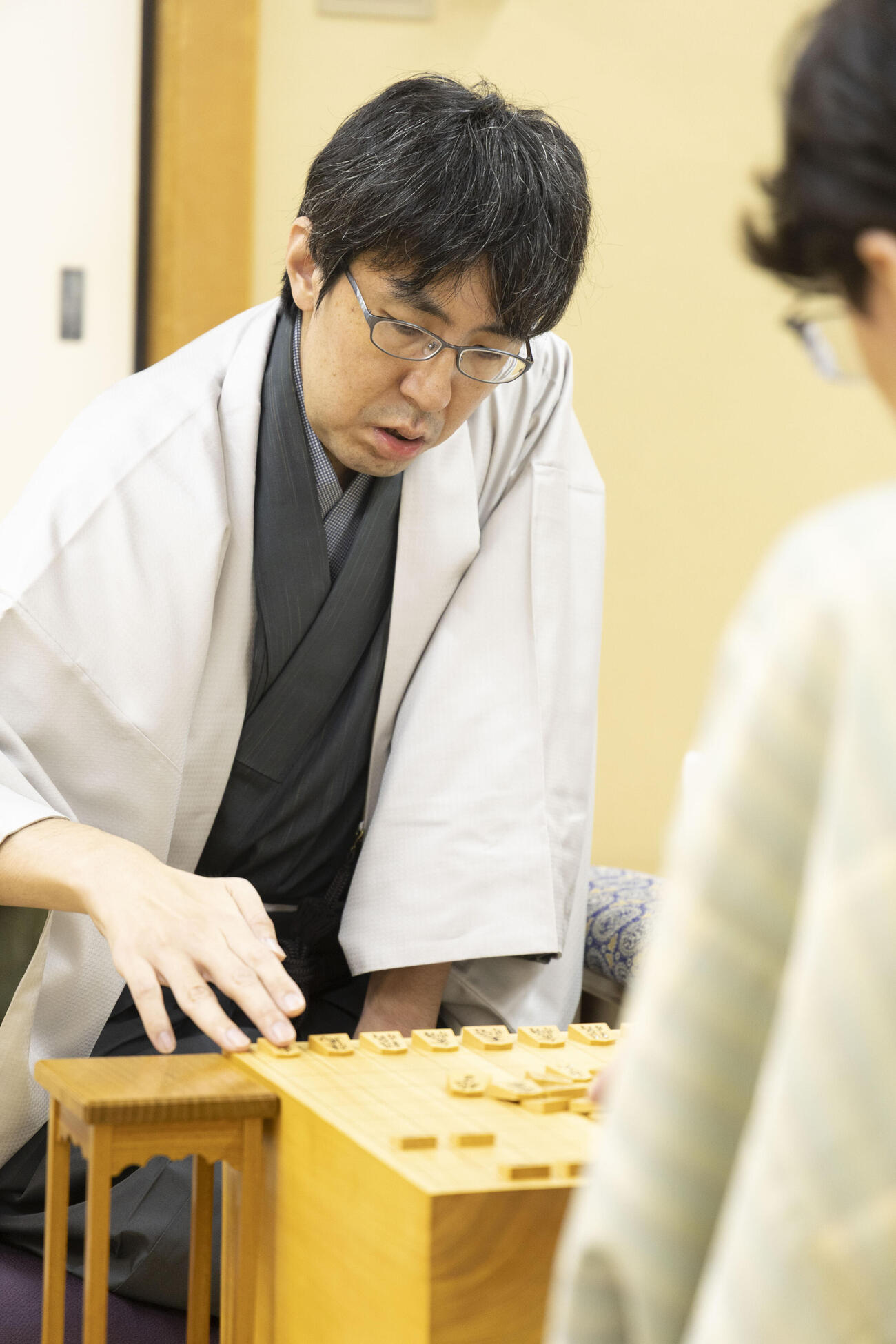 王座戦5番勝負第4局、神戸対局に臨んだ広瀬章人九段（日本将棋連盟提供）