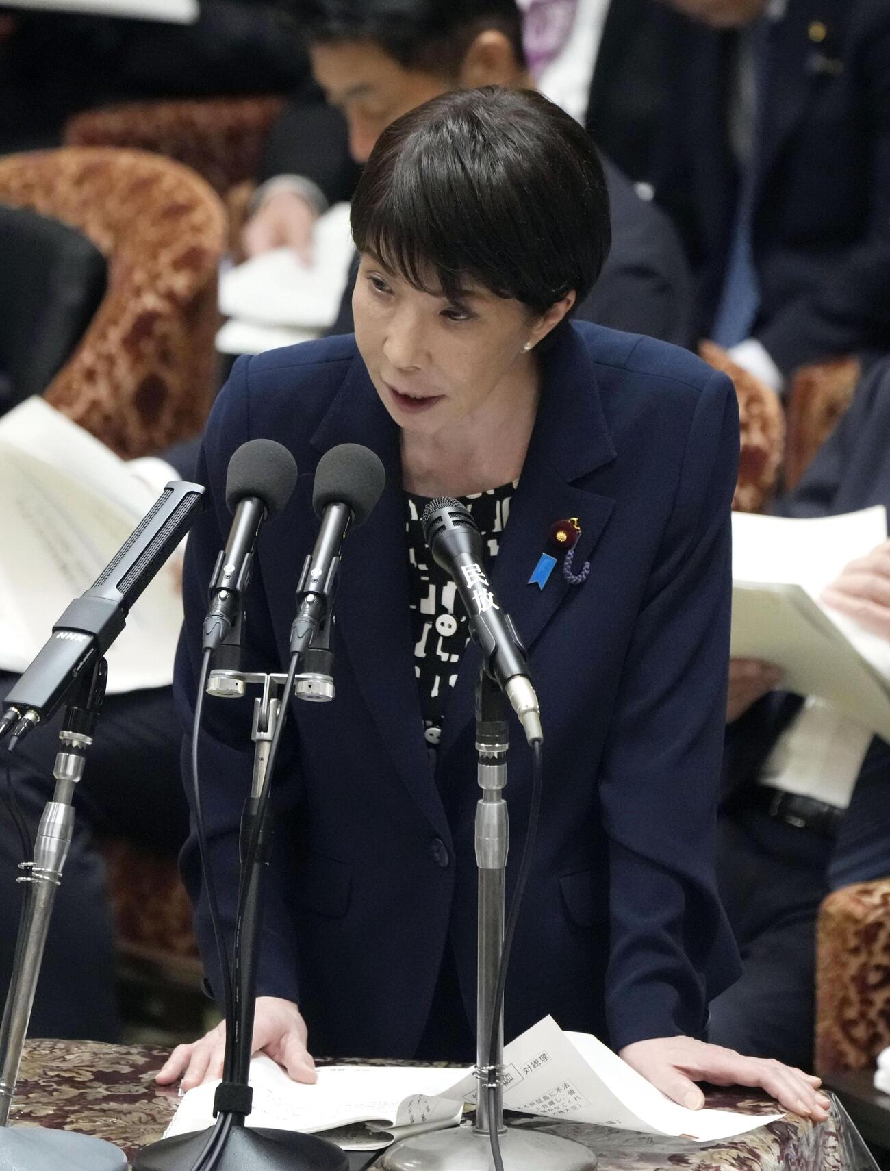衆院予算委で答弁する高市首相＝14日（共同）