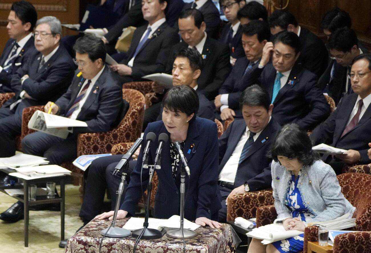 衆院予算委で答弁する高市首相＝14日（共同）