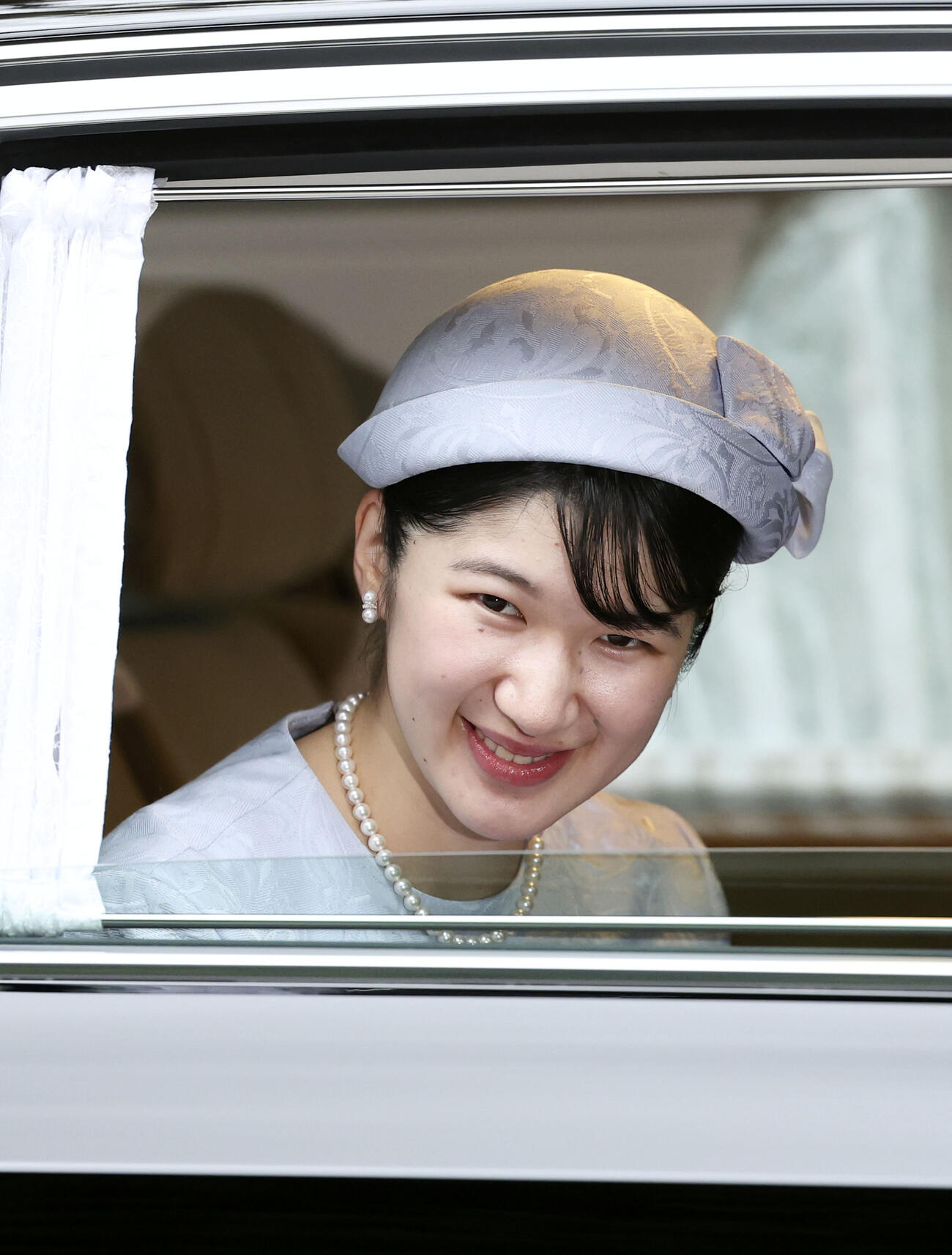 上皇后美智子さまの92歳の誕生日を祝うため、仙洞御所に入られる愛子さま＝20日午前、東京・元赤坂（代表撮影）
