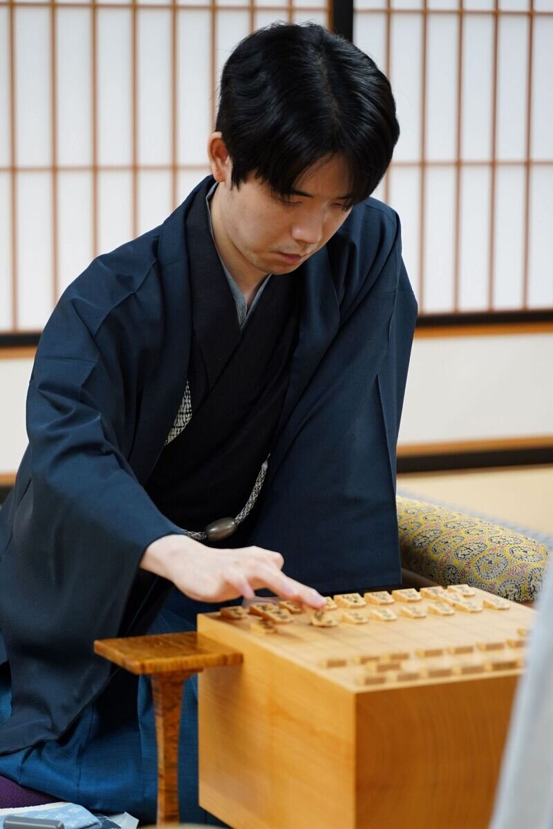 6連覇に向けて連勝したい藤井聡太竜王（日本将棋連盟提供）
