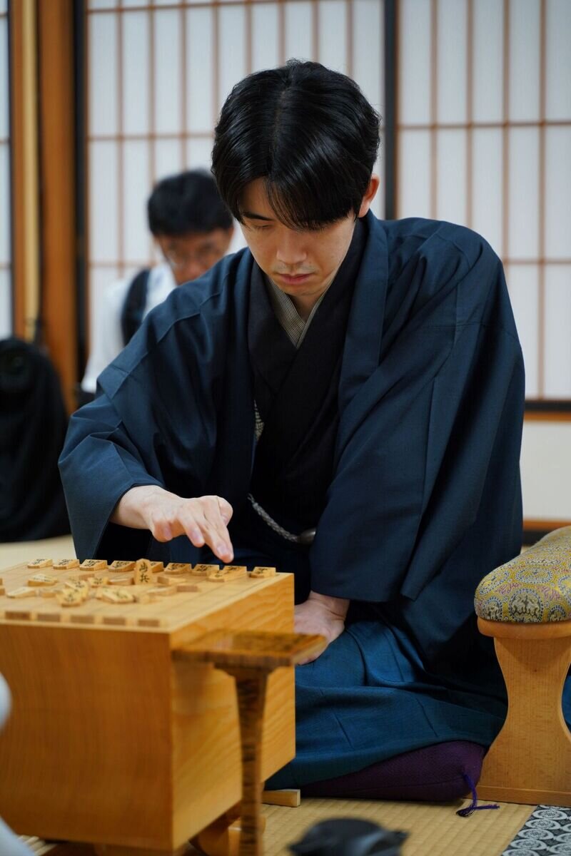 6連覇に向けてシリーズ序盤で連勝を目指す藤井聡太竜王（日本将棋連盟提供）