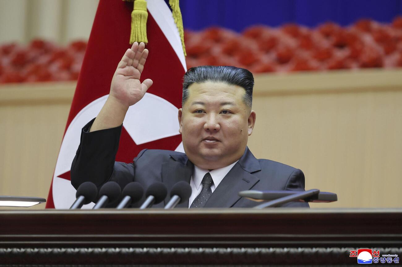 軍の大規模集会に臨む北朝鮮の金正恩朝鮮労働党総書記＝平壌（朝鮮中央通信＝共同）