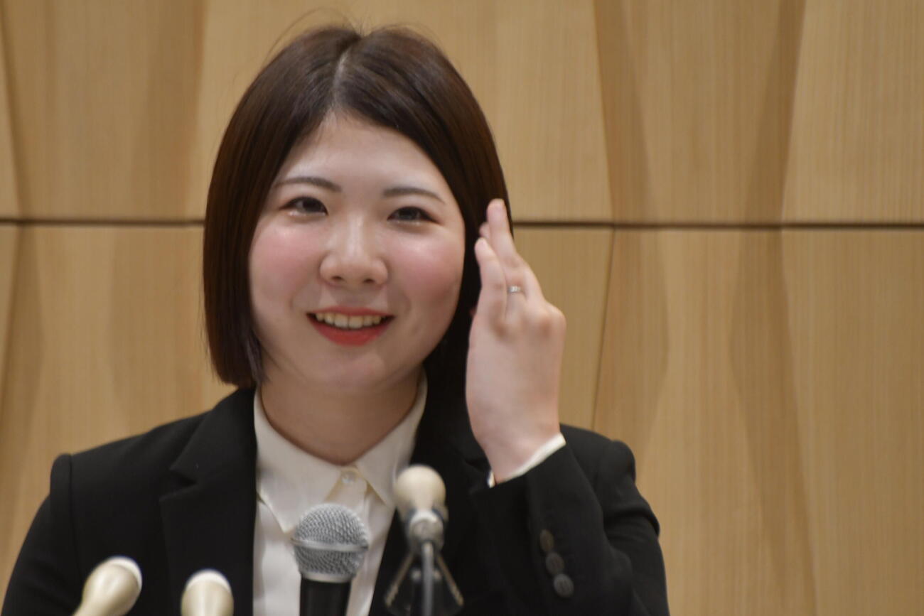 将棋界で女性初の棋士として来年4月から活動することを明らかにした西山朋佳女流4冠