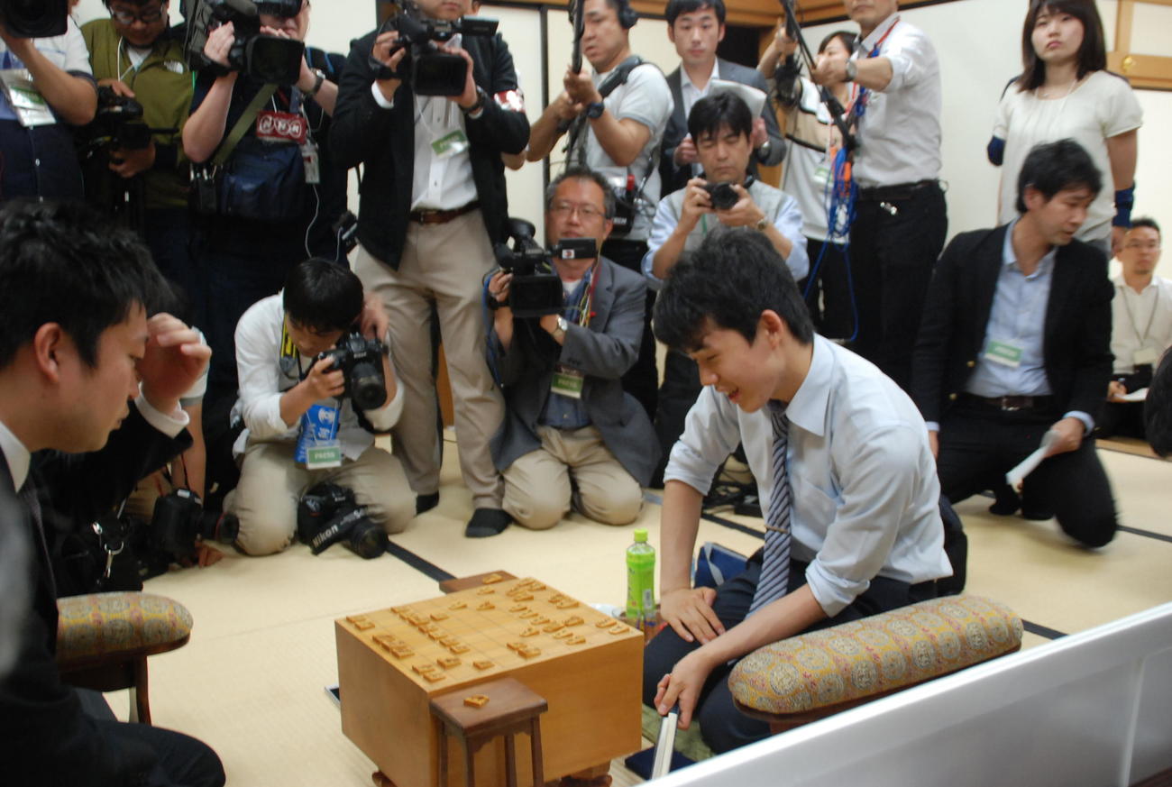 七段への昇段を決めた藤井聡太七段（2018年5月18日撮影）