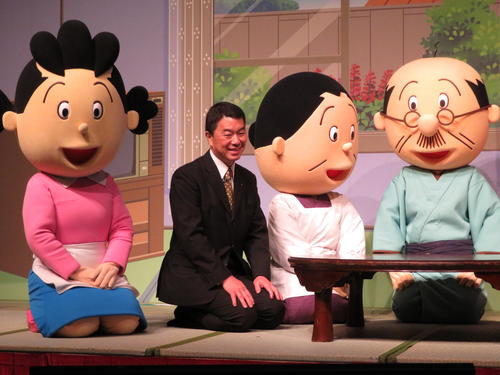 宮城県観光キャンペーンに「サザエさん」が起用されることになり、会見を行った村井嘉浩知事（撮影・近藤由美子）