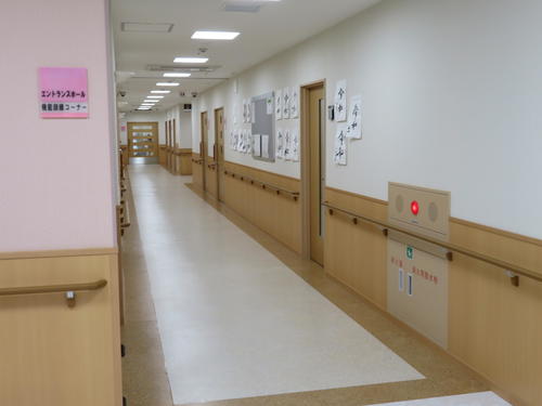 事件が発生した有料老人ホーム「サニーライフ北品川」1階（撮影・村上幸将）