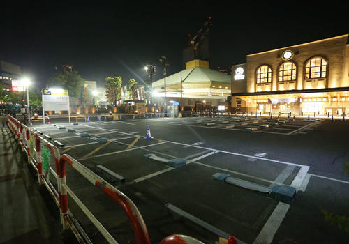 閉鎖された国技館前の駐車場（撮影・河田真司）