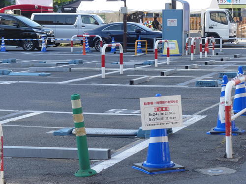 両国国技館近くの駐車場は、閉鎖されていた＝19年5月24日