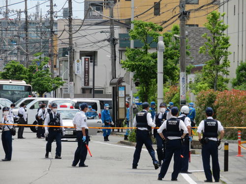 登戸駅の近くで小学生らが男に刺された現場（撮影・村上幸将）