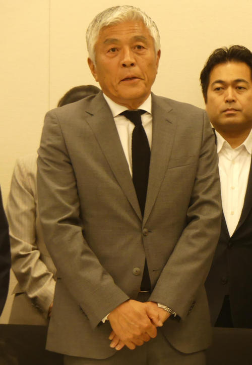出馬要請を受け、心境を語る青島健太氏