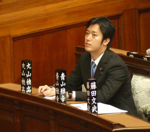 今月6日の糾弾決議可決後、初めて衆院本会議に出席した丸山穂高衆院議員