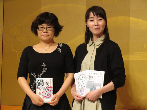 会見を行った直木賞の大島真寿美氏（左）と芥川賞の今村夏子氏（撮影・近藤由美子）