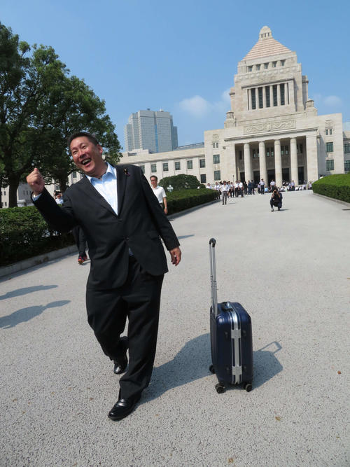 7月21日の参院選で初当選し、初登院したNHKから国民を守る党の立花孝志参院議員（撮影・近藤由美子）