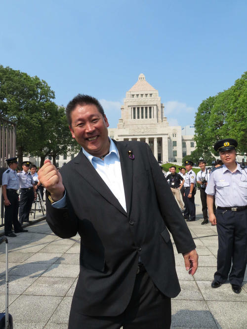 初登院したNHKから国民を守る党の立花孝志参院議員（撮影・近藤由美子）