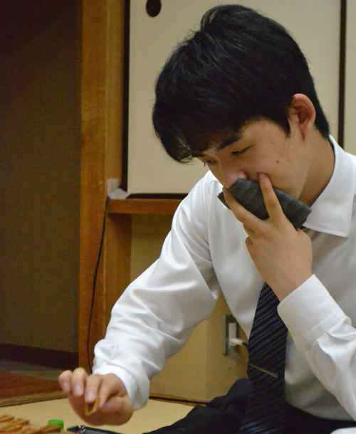 金井恒太六段を下して順位戦C級1組で3連勝とした藤井聡太七段