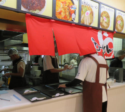 提供を再開した佐野ラーメンの店舗（撮影・村上幸将）