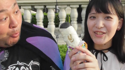 見た目はミイラの「スペシャルまん」（撮影・鹿野芳博）
