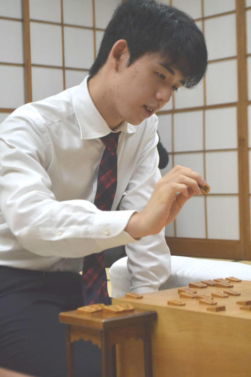 藤井聡太七段が研究量で上回る 加藤一二三の目 社会写真ニュース 日刊スポーツ