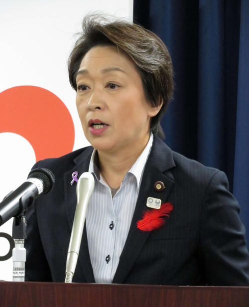 定例会見を行う橋本聖子五輪相（撮影・近藤由美子）