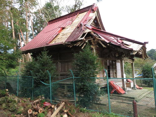 「日本一大きいジャンボおはぎ」が奉納される関東最古の寺として知られる神野寺。写真は台風15号の被害を受けた奥の院（撮影・近藤由美子）