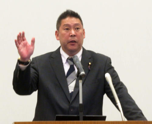 NHKから国民を守る党の立花党首が「有罪でも議員辞職しない」とこれまでの主張を撤回した（撮影・大上悟）