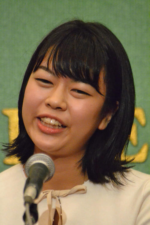 日本記者クラブで会見した囲碁の上野愛咲美女流棋聖