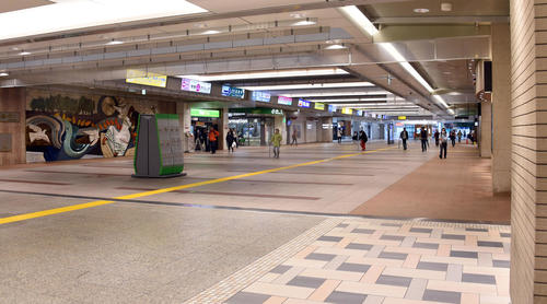 台風19号の接近で、立川駅は計画運休で人もまばらに（撮影・今浪浩三）